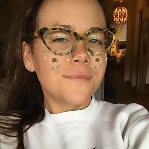 Meet your Posher, Emilee